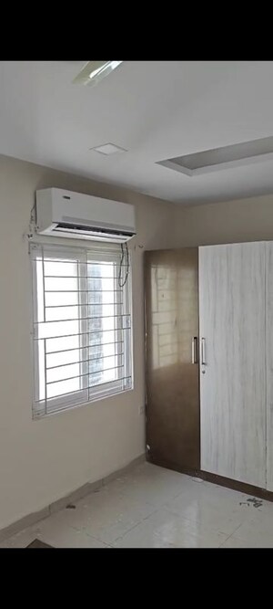 3 BHK Apartment For Rent in Cybercity Rainbow Vistas Rock Gardens, Hi Tech City