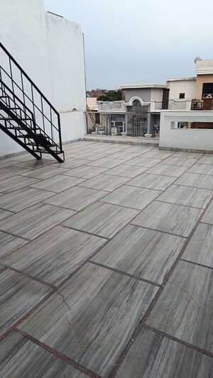 Parking in 1 RK Independent House at Sector 9 Panchkula – for Rent