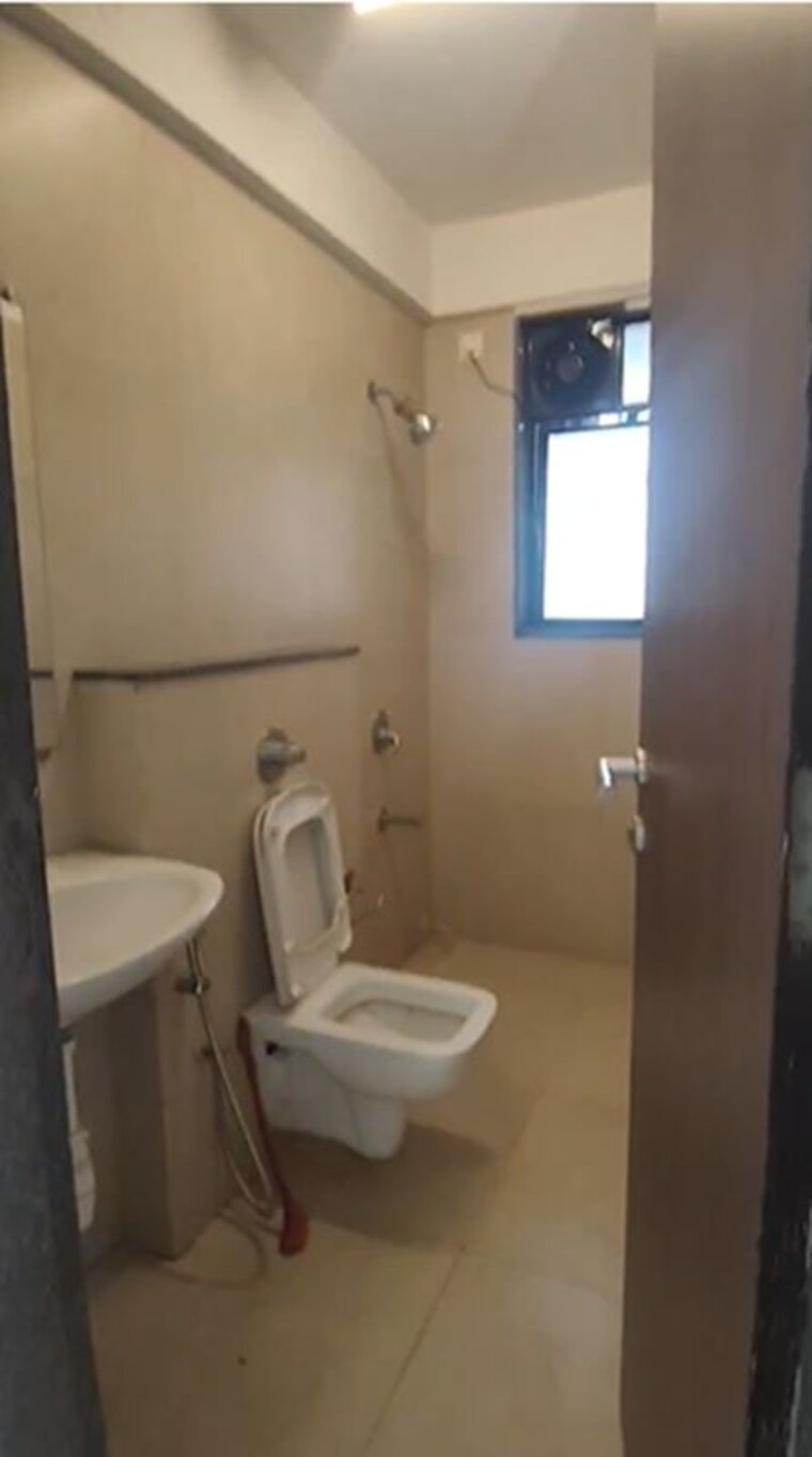 Bathroom, chembur 2 Bedroom 1040 Sq.Ft. Apartment In Chembur Mumbai 10420635