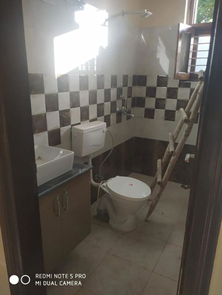 Bathroom, sector 10a 2 Bedroom 1447 Sq.Ft. Independent House In Sector 10a Gurgaon 10420651