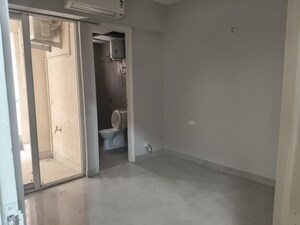 Room in 2 BHK Apartment at Signature Global City, Sector 37d – for Rent