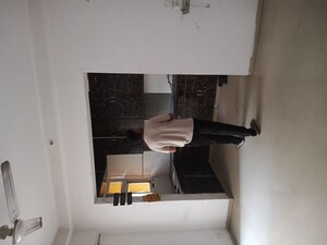 Room in 3 BHK Apartment at Nirala Estate, Tech Zone 4 Greater Noida – for Rent