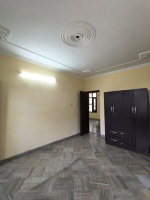 Room in 2 BHK Independent House at Sector 17 – for Rent