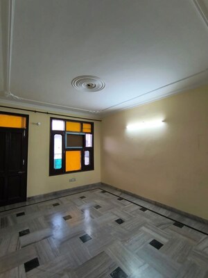 Room in 2 BHK Independent House at Sector 17 – for Rent