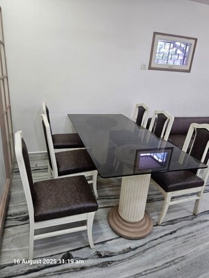 Team Area in 1 BHK Apartment at Vile Parle West – for Rent