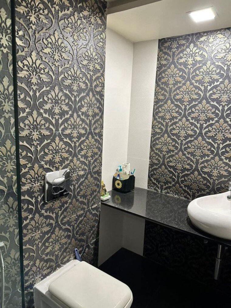 Bathroom, rohan-nilay 3 Bedroom 1600 Sq.Ft. Apartment In Aundh Pune 10420760
