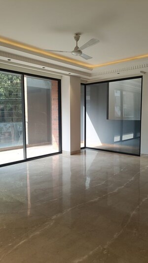 Building Lobby in 4 BHK Builder Floor at Geetanjali Enclave – for Sale