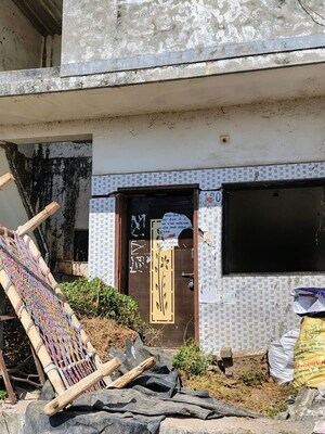  Independent House For Sale in Kamrej