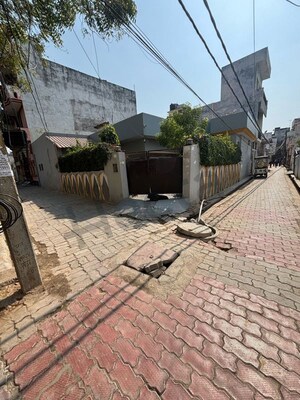  Independent House For Sale in Alambagh