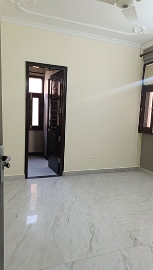 Room in 4 BHK Builder Floor at Geetanjali Enclave – for Sale