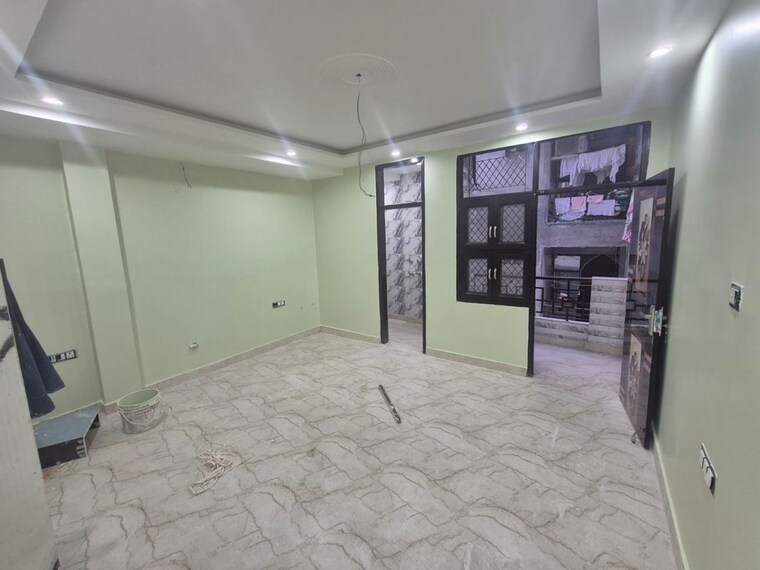 Room, ramesh nagar 2 Bedroom 100 Sq.Yd. Builder Floor In Ramesh Nagar Delhi 10420855