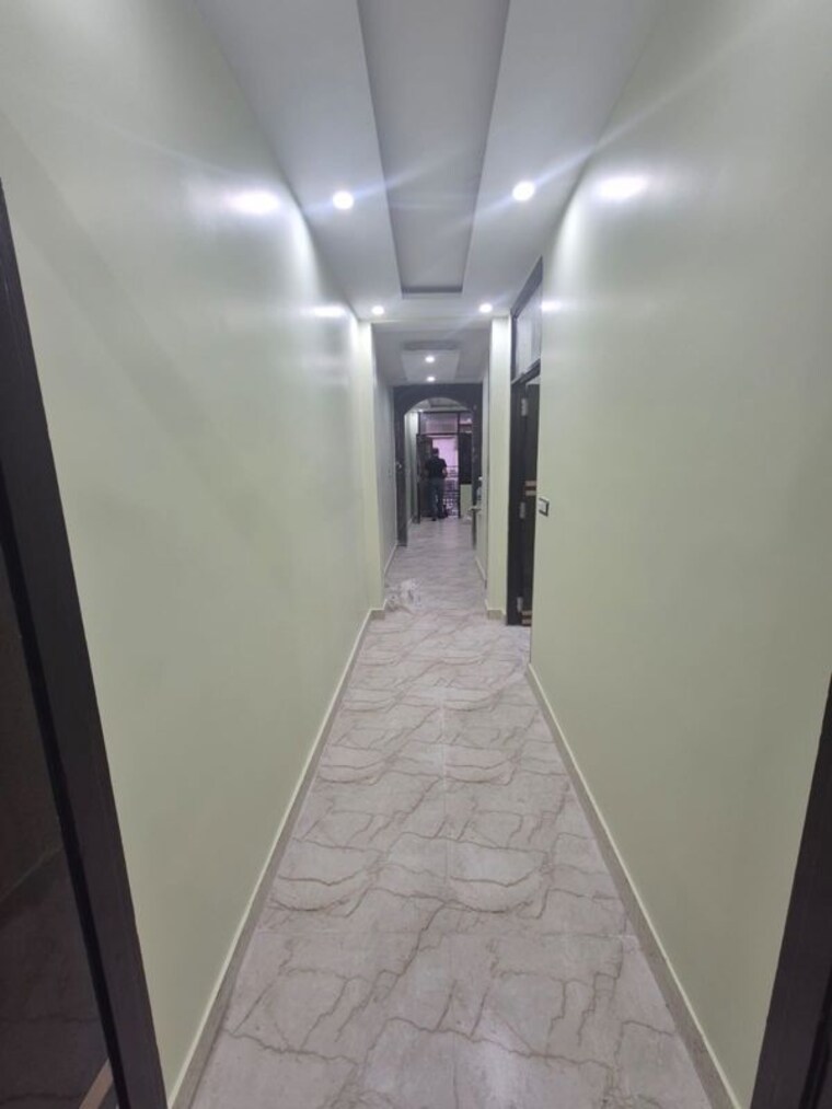 undefined, ramesh nagar 2 Bedroom 100 Sq.Yd. Builder Floor In Ramesh Nagar Delhi 10420855