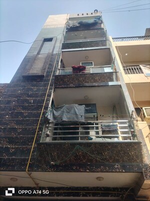  Apartment For Sale in Mohan Garden