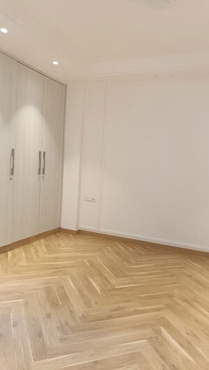 Room in 4 BHK Builder Floor at Saket – for Sale