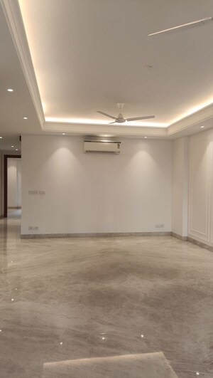 Room in 4 BHK Builder Floor at Saket – for Sale