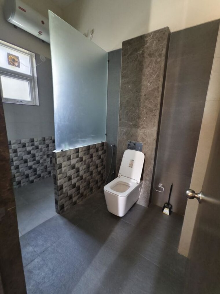Bathroom, gera-greensville 3 Bedroom 2600 Sq.Ft. Apartment In Kharadi Pune 10421086