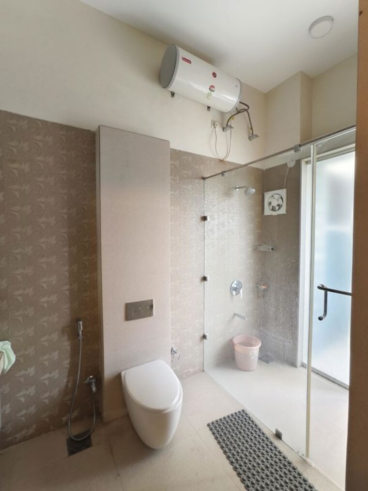 Bathroom, gera-greensville 3 Bedroom 2600 Sq.Ft. Apartment In Kharadi Pune 10421086