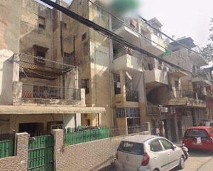  Apartment For Sale in Vikas Puri