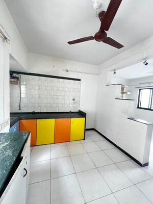 Team Area in 1 BHK Apartment at Kothrud – for Rent