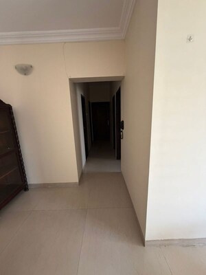 2 BHK Apartment – Entrance View at K Raheja Heights, Malad East - for Rent