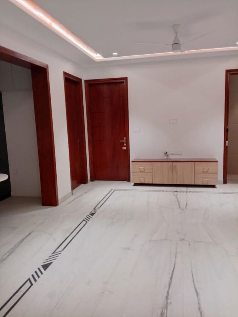 Room, sector 21 3 Bedroom 4500 Sq.Ft. Builder Floor In Sector 21 Chandigarh 10421294