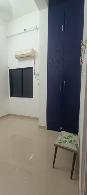 Room in 1 BHK Apartment at Jaz Enclave CHS, Santacruz East – for Rent