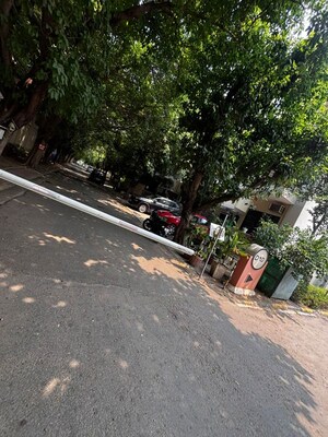 Parking in  Shop at Dlf Phase V – for Sale