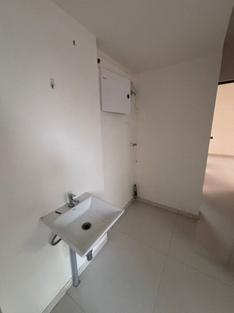 Bathroom, madhuban-apartment 2 Bedroom 1200 Sq.Ft. Apartment In Balewadi Pune 10421462