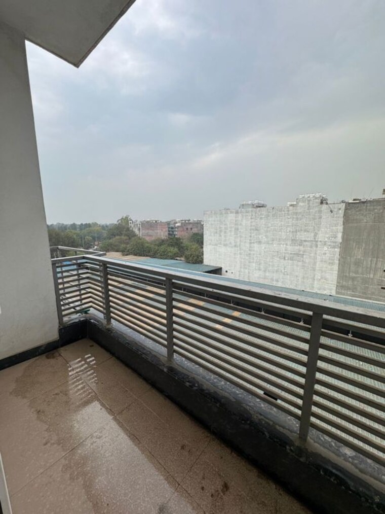 Balcony, chattarpur 2 Bedroom 1000 Sq.Ft. Apartment In Chattarpur Delhi 10421491