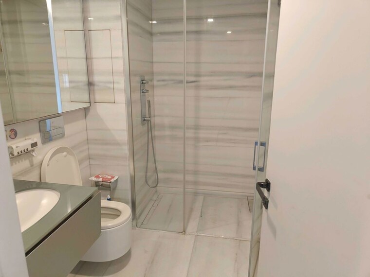 Bathroom, lodha-the-world-towers-world-one-tier-2 3 Bedroom 2390 Sq.Ft. Apartment In Worli Mumbai 10421556