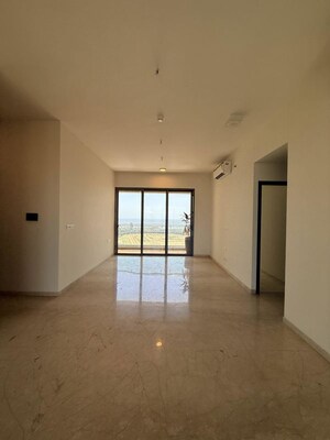 Room in 3 BHK Apartment at Piramal Mahalaxmi, Mahalaxmi – for Sale