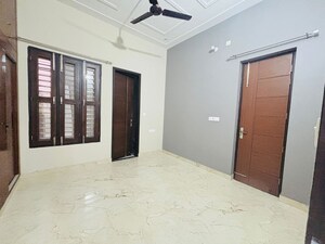2 BHK Builder Floor For Rent in Aman Vihar