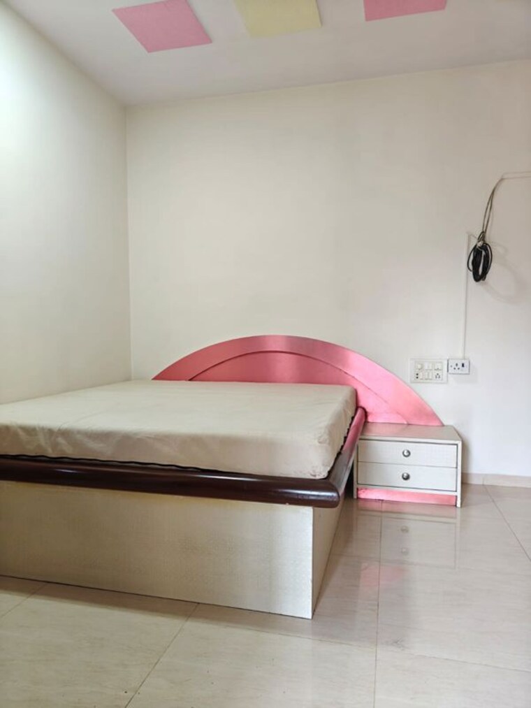 Bedroom, seven bunglow 2 Bedroom 1000 Sq.Ft. Apartment In Seven Bunglow Mumbai 10421597