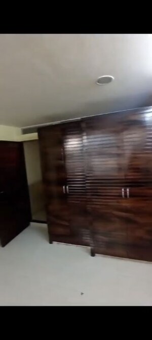 Room in 2 BHK Apartment at Navin Nagar – for Rent
