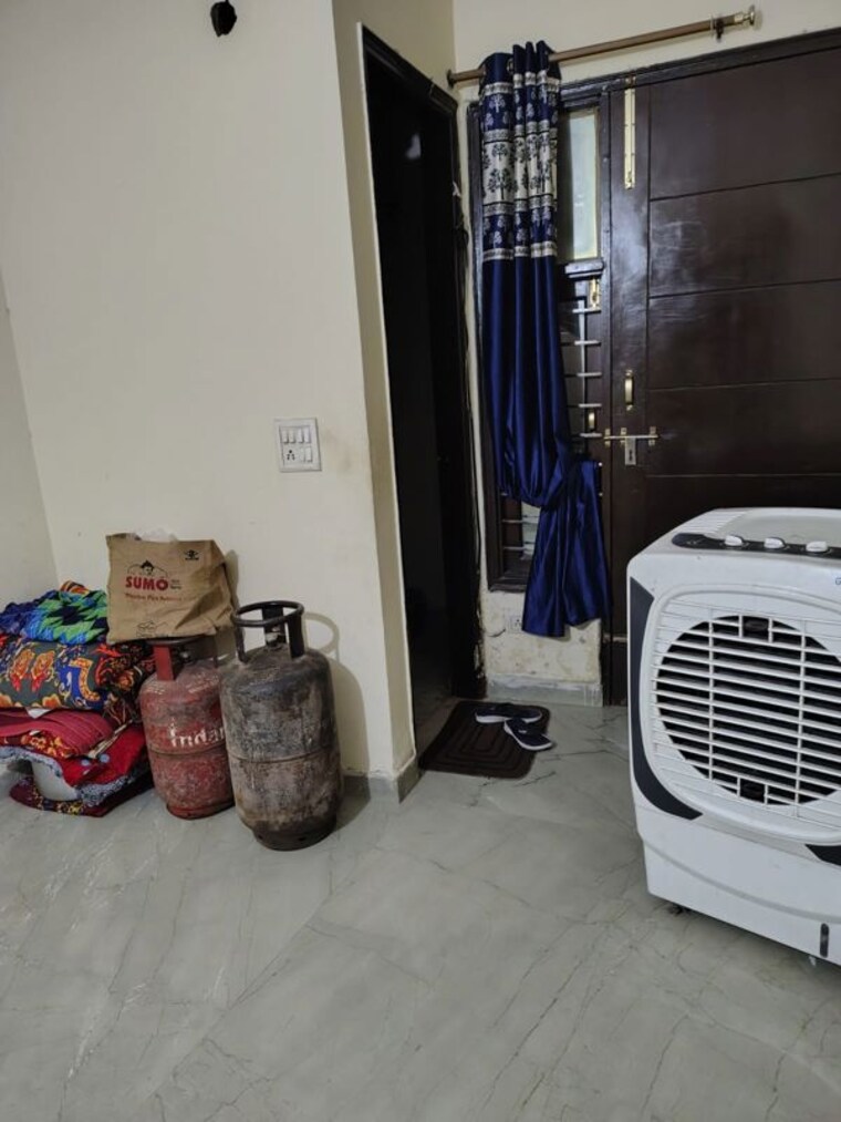 Other, rani bagh 3 Bedroom 719 Sq.Ft. Builder Floor In Rani Bagh Delhi 10421613