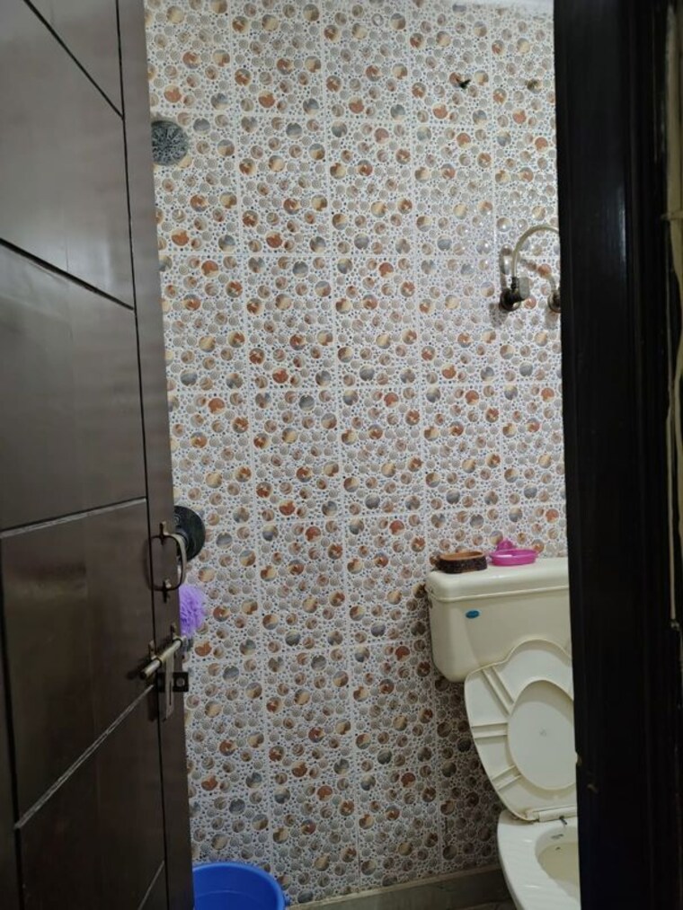 Bathroom, rani bagh 3 Bedroom 719 Sq.Ft. Builder Floor In Rani Bagh Delhi 10421613