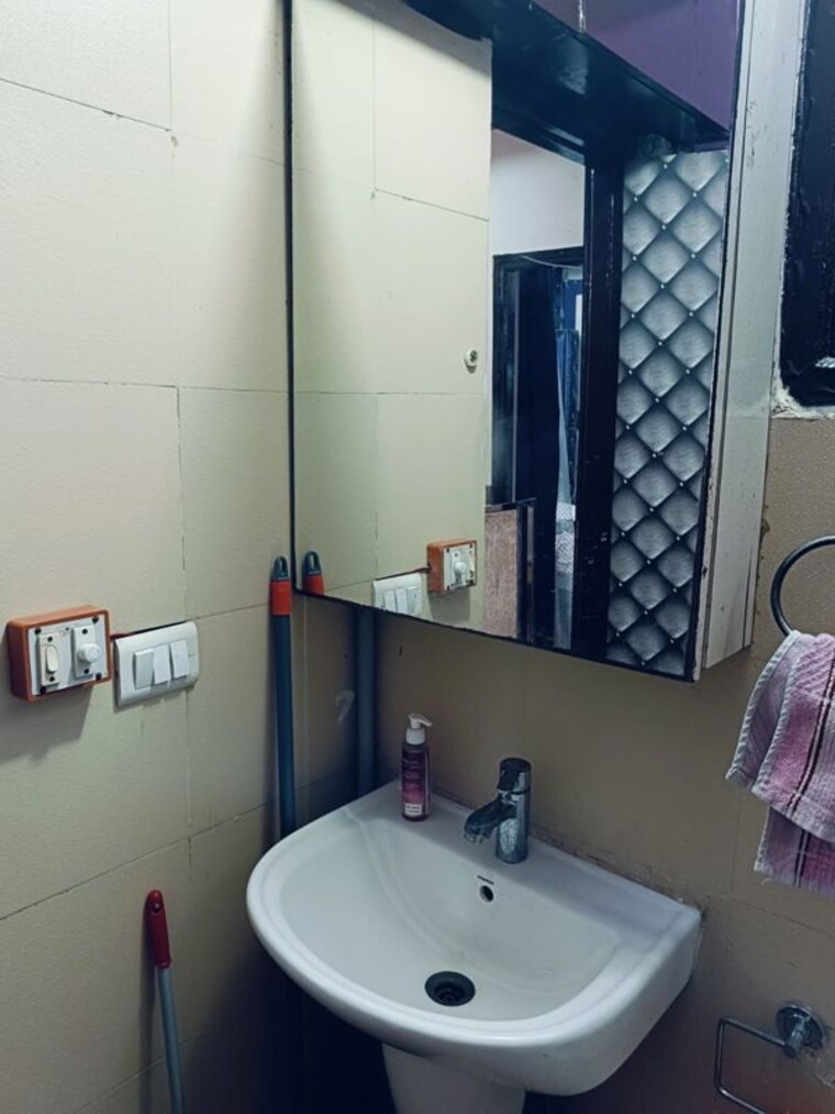 Team Area, srs-royal-hills 3 Bedroom 1400 Sq.Ft. Apartment In Sector 87 Faridabad 10421616