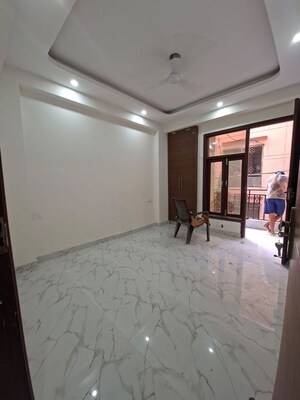Bedroom in 2 BHK Apartment at Chattarpur – for Rent
