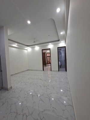 Room in 2 BHK Apartment at Chattarpur – for Rent