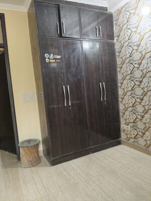 Furnished Amenities in 2 BHK Builder Floor at Malviya Nagar – for Rent