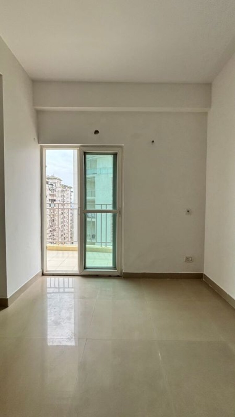 Room, gaur-14th-avenue-high-street 1 Bedroom 530 Sq.Ft. Apartment In Sector 16c Greater Noida Greater Noida 10421681