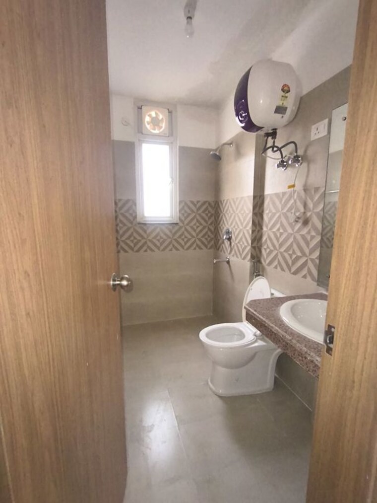 Bathroom, paramount-emotions-phase-ii 2 Bedroom 1050 Sq.Ft. Apartment In Sector 1 Greater Noida Greater Noida 10421716