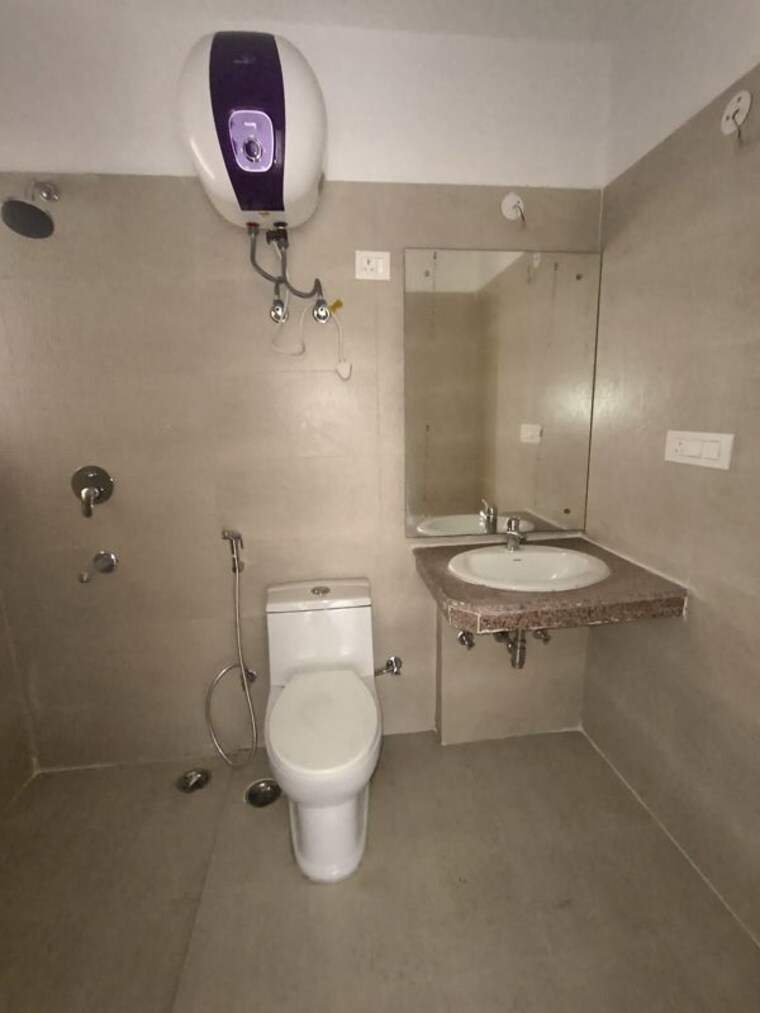 Bathroom, paramount-emotions-phase-ii 2 Bedroom 1050 Sq.Ft. Apartment In Sector 1 Greater Noida Greater Noida 10421716