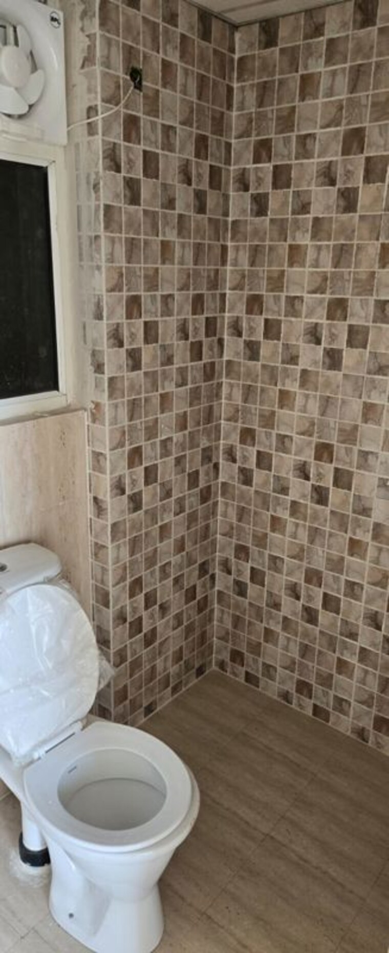 Attached Bathroom, mahagun-mantra-ii 2 Bedroom 850 Sq.Ft. Apartment In Sector 10 Greater Noida Greater Noida 10421744