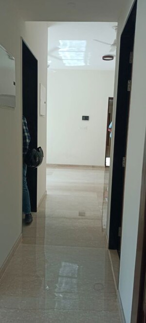 Room in 2 BHK Apartment at Lodha Vista, Lower Parel – for Rent