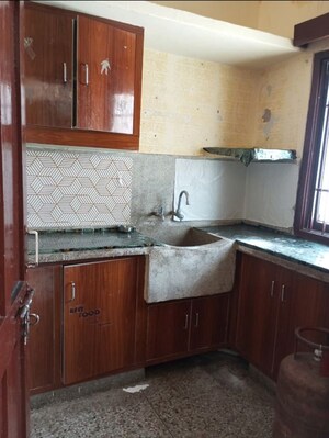 Kitchen in 1 BHK Builder Floor at Sector 16 – for Rent