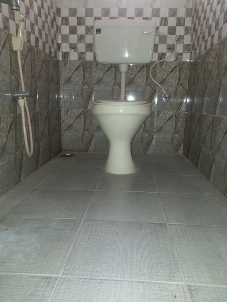 Bathroom, rt nagar 1 RK 600 Sq.Ft. Independent House In Rt Nagar Bangalore 10421777