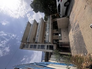  Builder Floor – Exterior View View at Sector 43 - for Sale