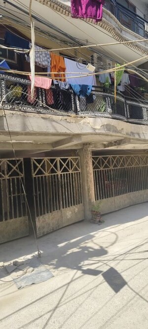  Builder Floor – Exterior View View at Raja Puri - for Sale