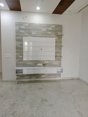 Room in 3 BHK Builder Floor at Model Town – for Rent